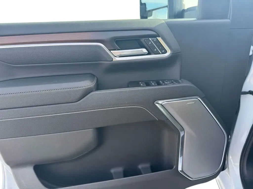 GMC Sierra photo 14