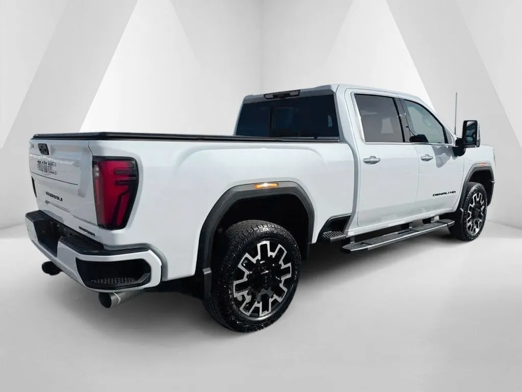GMC Sierra photo 7