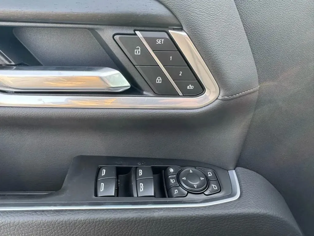 GMC Sierra photo 15