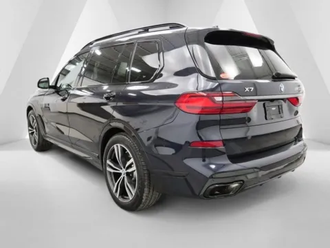 More photos of 2022 BMW X7 M50i at Braden Cadillac GMC, OH