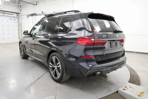 More photos of 2022 BMW X7 M50i at Braden Cadillac GMC, OH