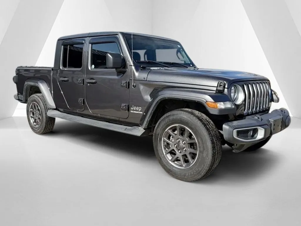 Gray 2021 Jeep Gladiator Overland for sale in Carroll, OH