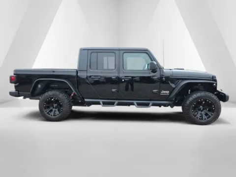 More photos of 2023 Jeep Gladiator Overland at Braden Cadillac GMC, OH