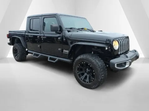 Black 2023 Jeep Gladiator Overland for sale in Carroll, OH