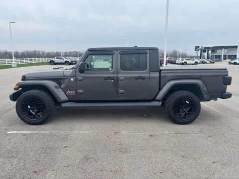 More photos of 2021 Jeep Gladiator Overland at Braden Cadillac GMC, OH