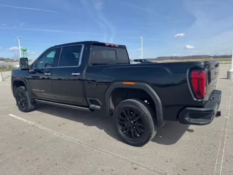 More photos of 2022 GMC Sierra 3500HD Denali at Braden Cadillac GMC, OH