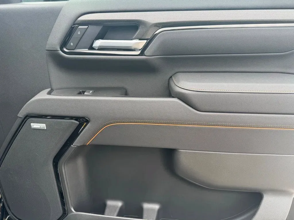 GMC Sierra photo 11