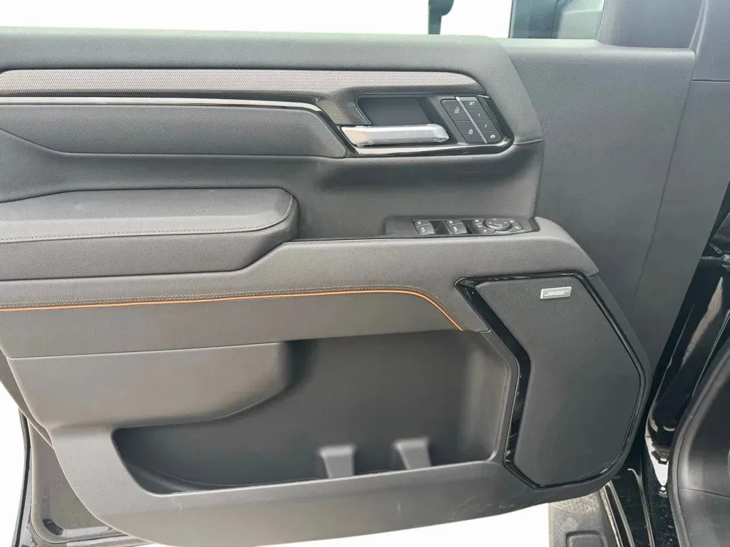 GMC Sierra photo 10