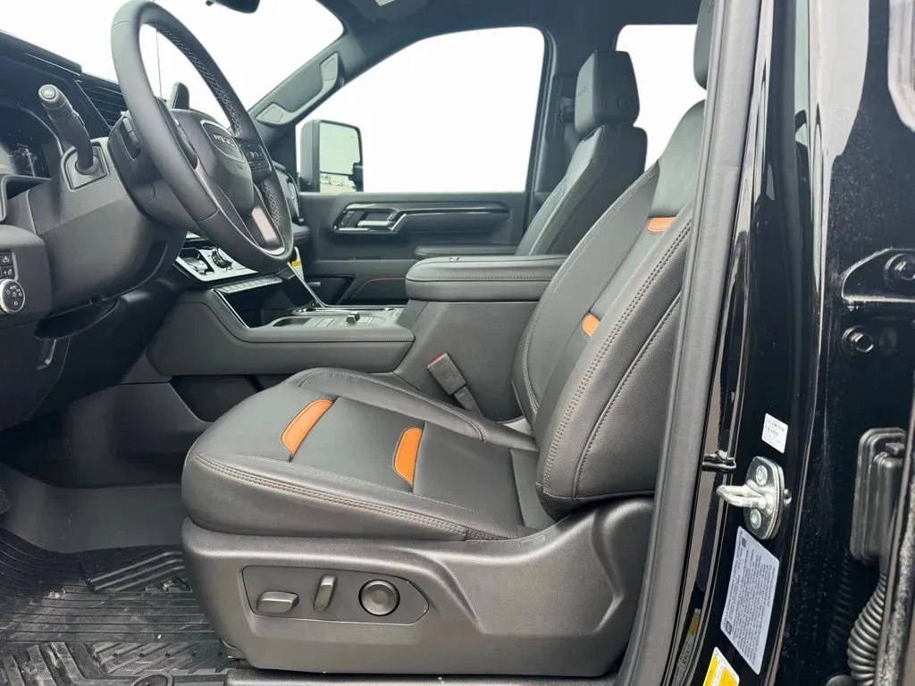 GMC Sierra photo 12