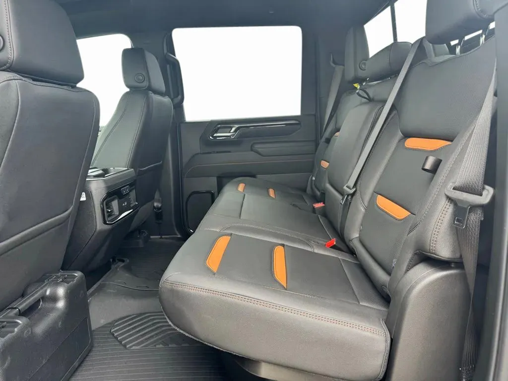 GMC Sierra photo 25