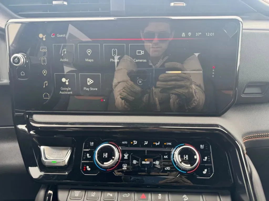 GMC Sierra photo 13