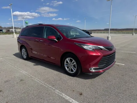 Red 2022 Toyota Sienna XLE for sale in Carroll, OH