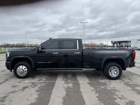 More photos of 2026 GMC Sierra 3500HD Denali Ultimate at Braden Cadillac GMC, OH