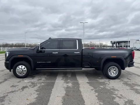 More photos of 2026 GMC Sierra 3500HD Denali Ultimate at Braden Cadillac GMC, OH