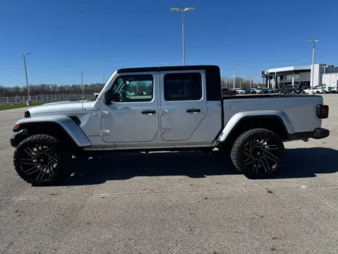 More photos of 2023 Jeep Gladiator Overland at Braden Cadillac GMC, OH