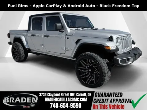 Silver 2023 Jeep Gladiator Overland for sale in Carroll, OH