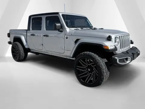 Silver 2023 Jeep Gladiator Overland for sale in Carroll, OH