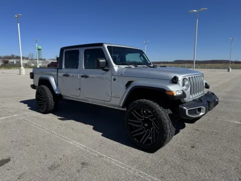 Silver 2023 Jeep Gladiator Overland for sale in Carroll, OH