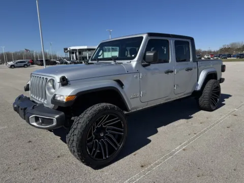 Another view of 2023 Jeep Gladiator Overland for sale in Carroll, OH at Braden Cadillac GMC