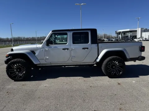 More photos of 2023 Jeep Gladiator Overland at Braden Cadillac GMC, OH