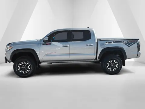 More photos of 2018 Toyota Tacoma at Braden Cadillac GMC, OH
