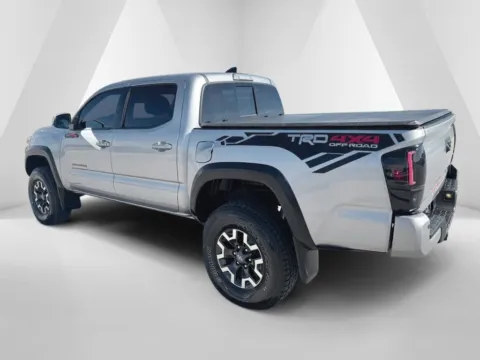 More photos of 2018 Toyota Tacoma at Braden Cadillac GMC, OH