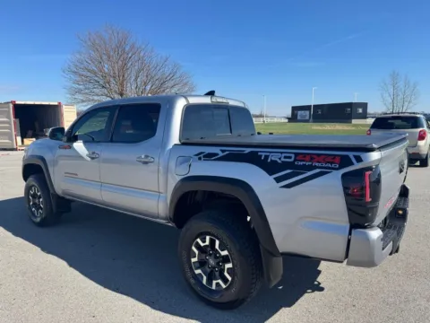 More photos of 2018 Toyota Tacoma at Braden Cadillac GMC, OH