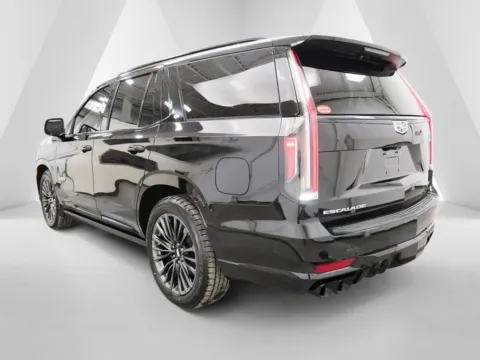 More photos of 2023 Cadillac Escalade V-Series at Braden Cadillac GMC, OH