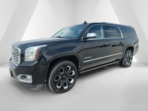 Another view of 2019 GMC Yukon XL Denali for sale in Carroll, OH at Braden Cadillac GMC