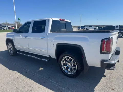 More photos of 2018 GMC Sierra 1500 SLT at Braden Cadillac GMC, OH