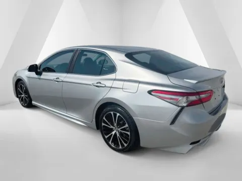 More photos of 2018 Toyota Camry SE at Braden Cadillac GMC, OH