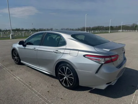 More photos of 2018 Toyota Camry SE at Braden Cadillac GMC, OH