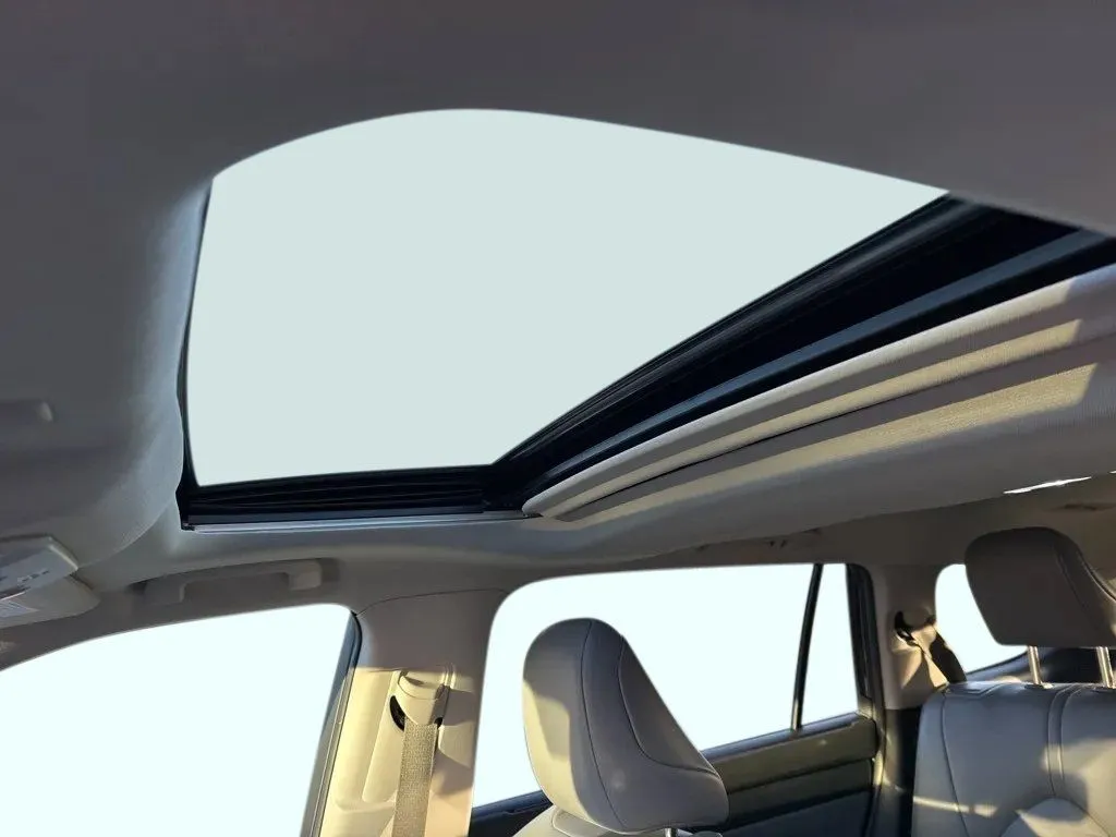 2022 Toyota Highlander XLE - Photo 26