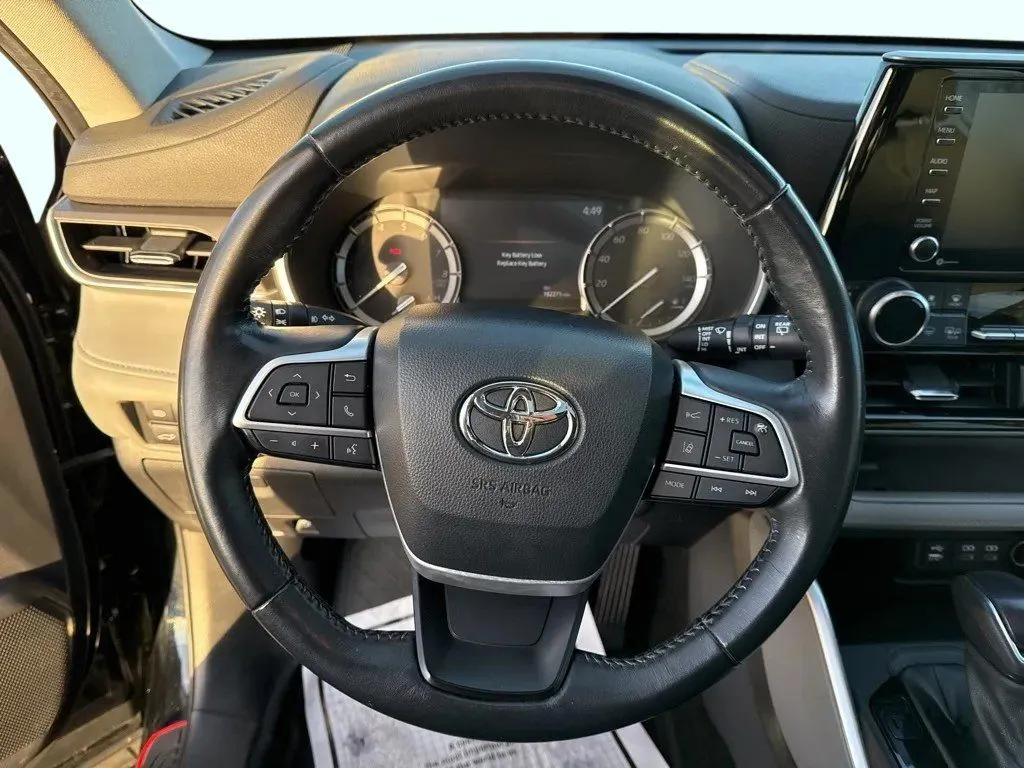 2022 Toyota Highlander XLE - Photo 15