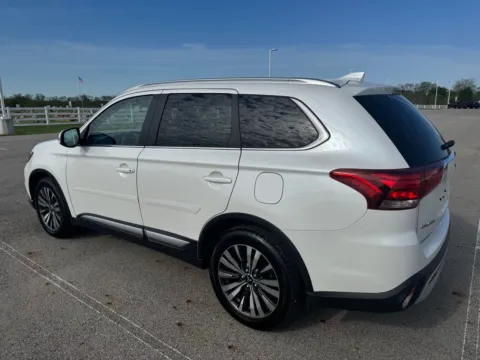 More photos of 2020 Mitsubishi Outlander SEL at Braden Cadillac GMC, OH