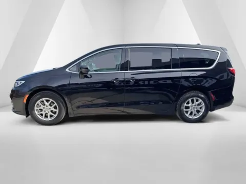 More photos of 2024 Chrysler Pacifica Touring L at Braden Cadillac GMC, OH