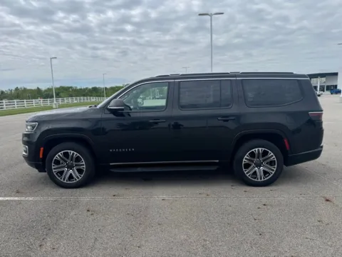 More photos of 2023 Jeep Wagoneer Series II at Braden Cadillac GMC, OH