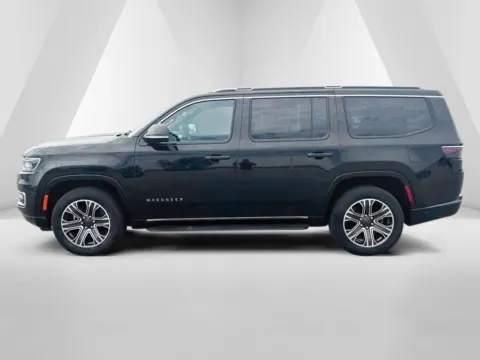 More photos of 2023 Jeep Wagoneer Series II at Braden Cadillac GMC, OH