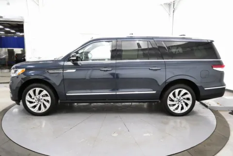 More photos of 2024 Lincoln Navigator L Reserve at Braden Cadillac GMC, OH