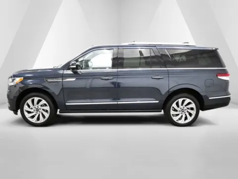 More photos of 2024 Lincoln Navigator L Reserve at Braden Cadillac GMC, OH
