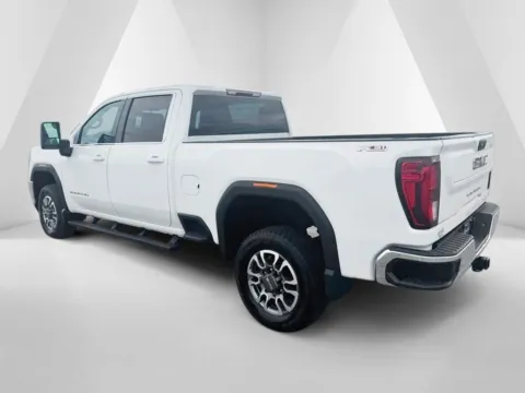 More photos of 2022 GMC Sierra 2500HD SLE at Braden Cadillac GMC, OH