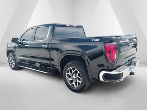 More photos of 2022 GMC Sierra 1500 SLT at Braden Cadillac GMC, OH