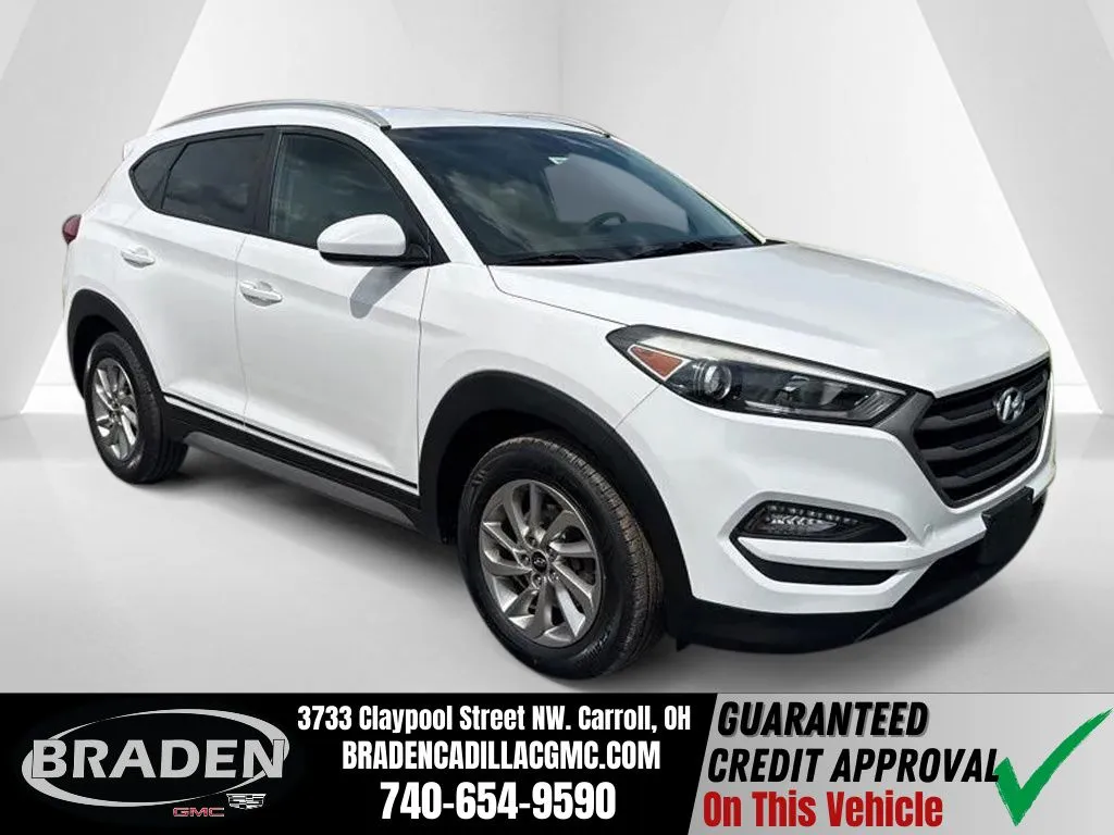 White 2017 Hyundai Tucson SE for sale in Carroll, OH