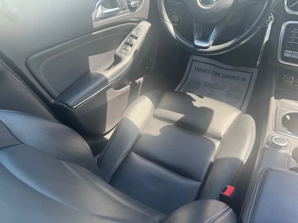 Mercedes-Benz GLA photo 22