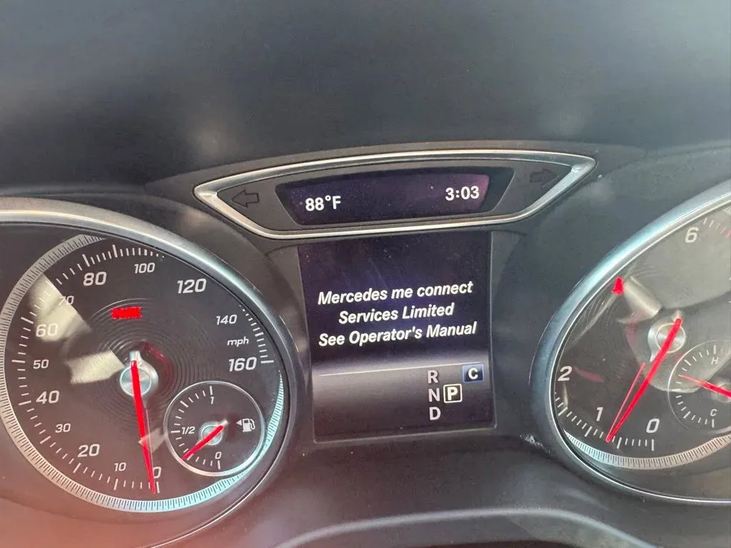 Mercedes-Benz GLA photo 27