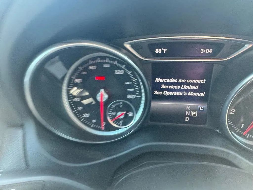 Mercedes-Benz GLA photo 28
