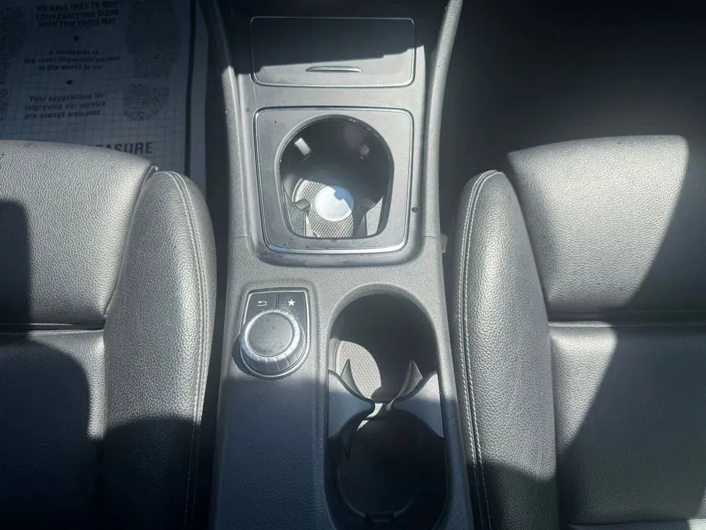 Mercedes-Benz GLA photo 30