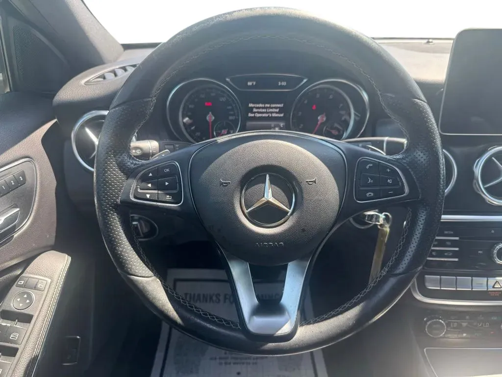 Mercedes-Benz GLA photo 26