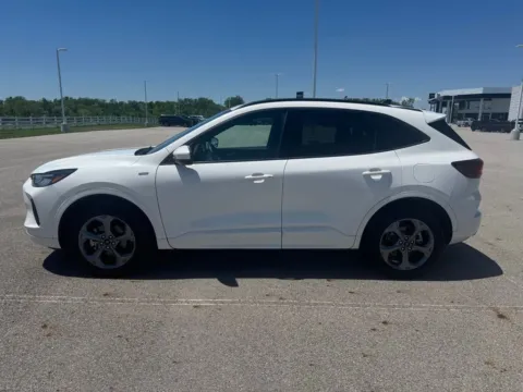 More photos of 2024 Ford Escape Hybrid ST-Line Select at Braden Cadillac GMC, OH