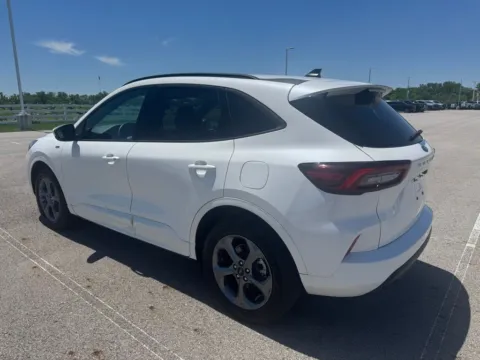 More photos of 2024 Ford Escape Hybrid ST-Line Select at Braden Cadillac GMC, OH